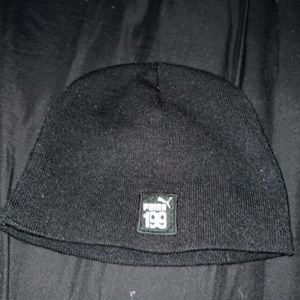PUMA BLK SKULL BEANIE normal wear its still in great condition
